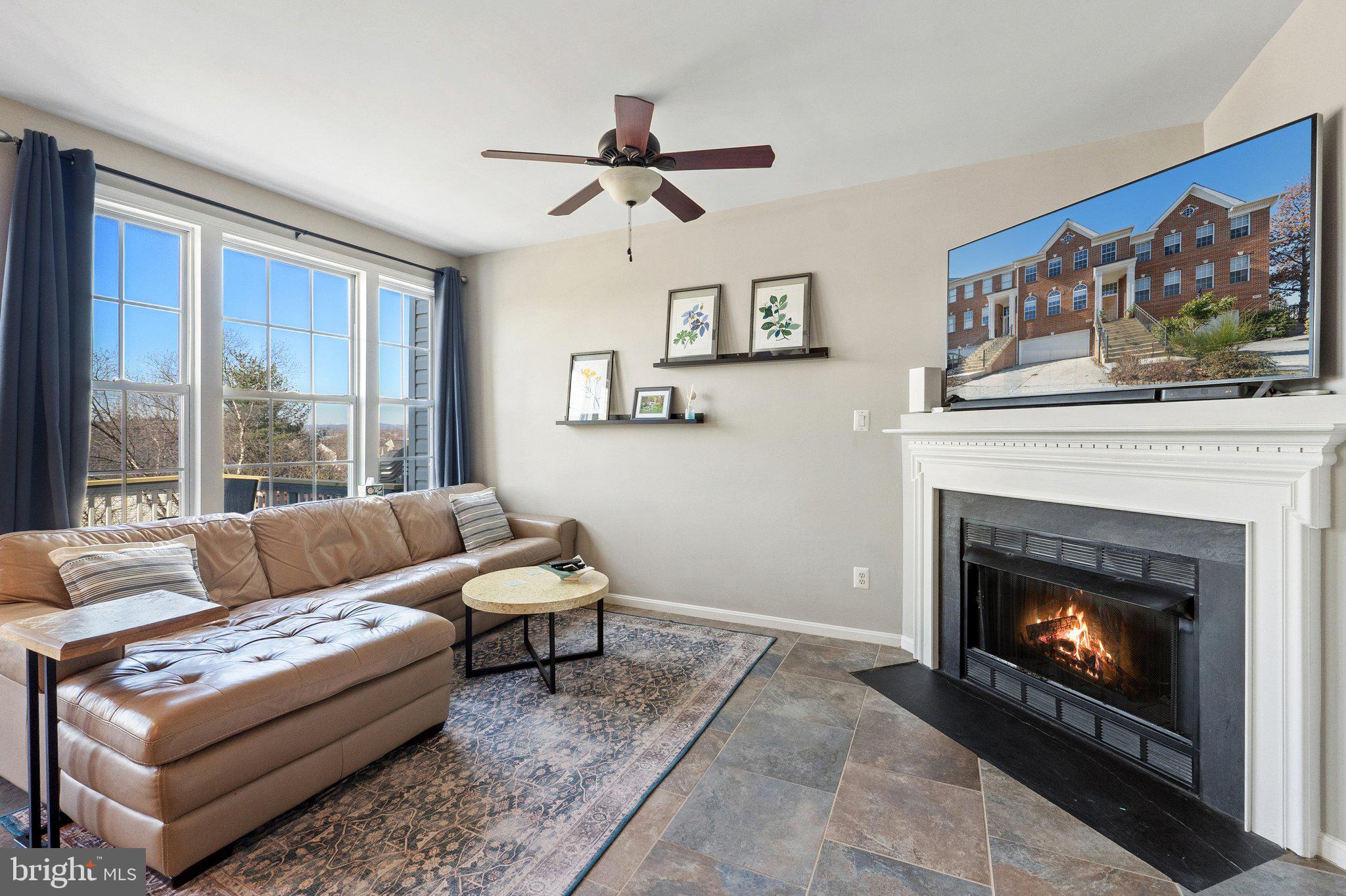 809 VALEMOUNT TERRACE NE