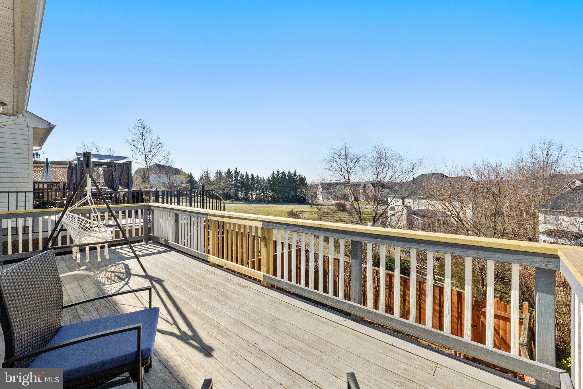 809 VALEMOUNT TERRACE NE