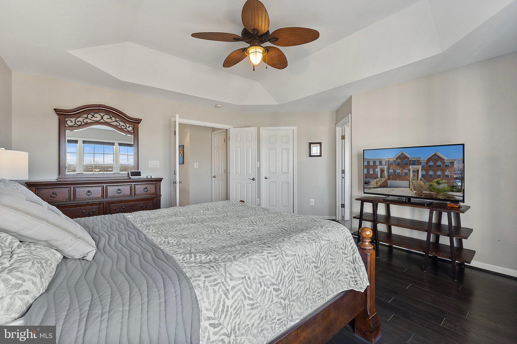 809 VALEMOUNT TERRACE NE