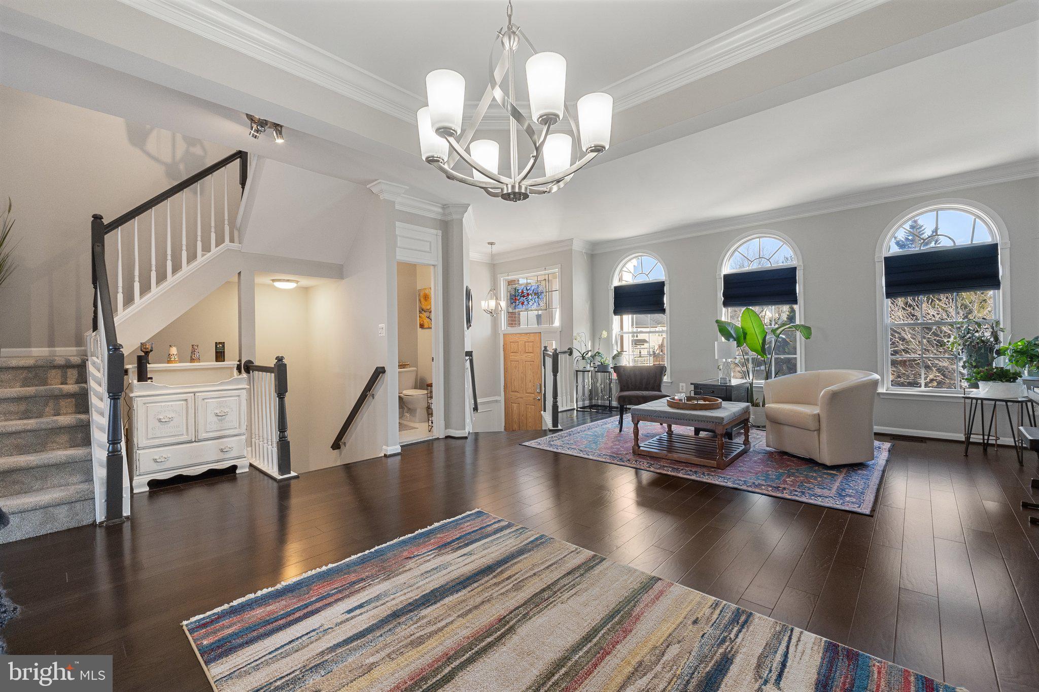 809 VALEMOUNT TERRACE NE