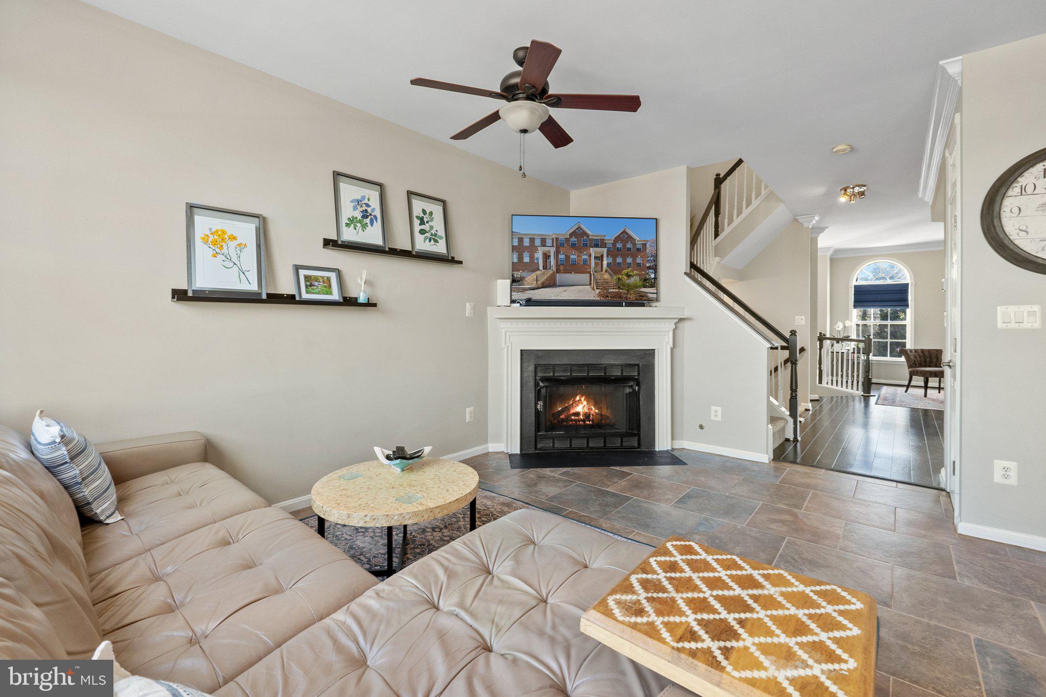 809 VALEMOUNT TERRACE NE