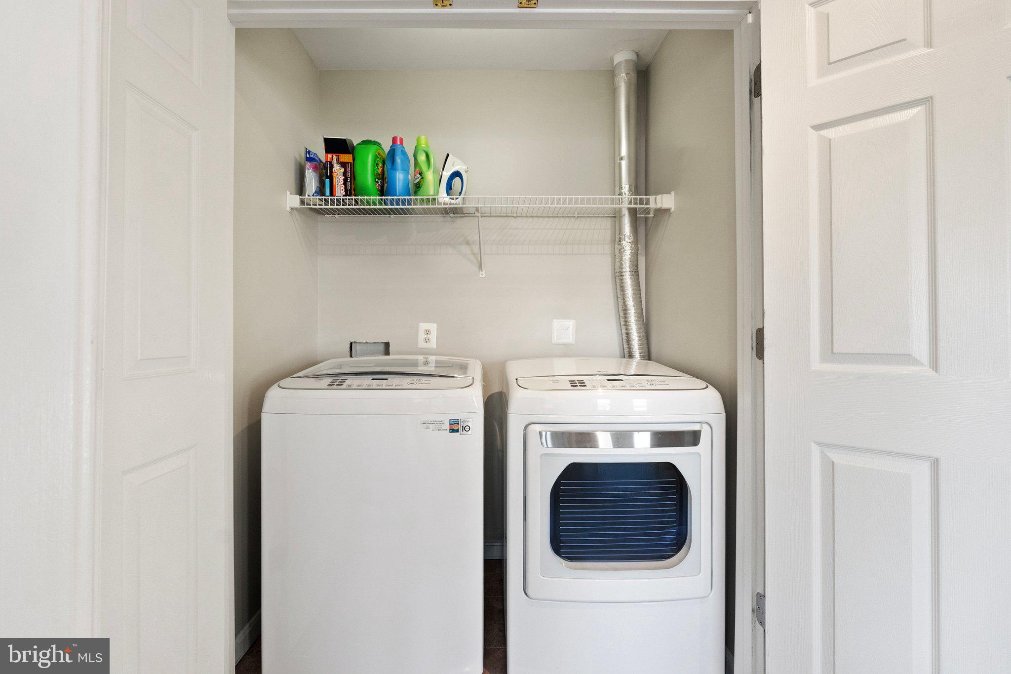 809 VALEMOUNT TERRACE NE