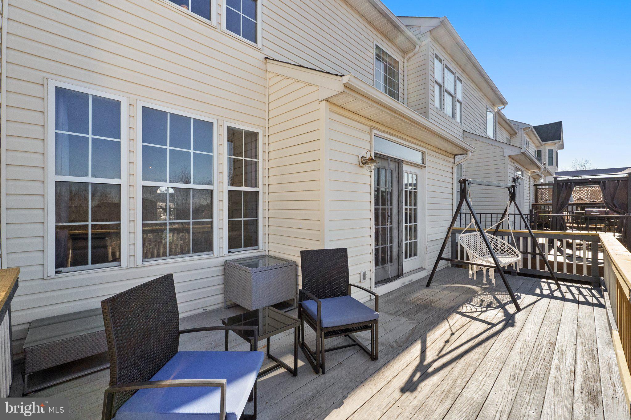 809 VALEMOUNT TERRACE NE