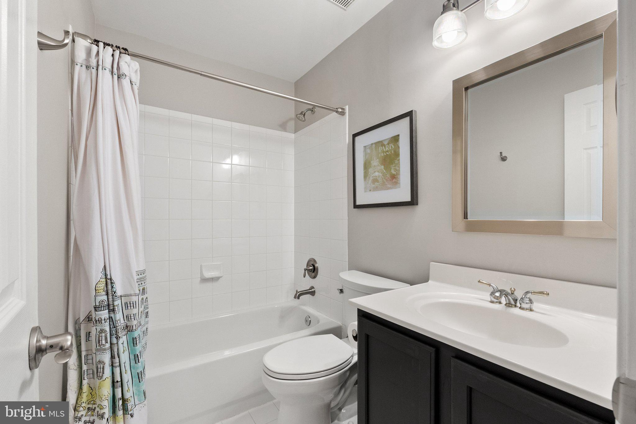 809 VALEMOUNT TERRACE NE