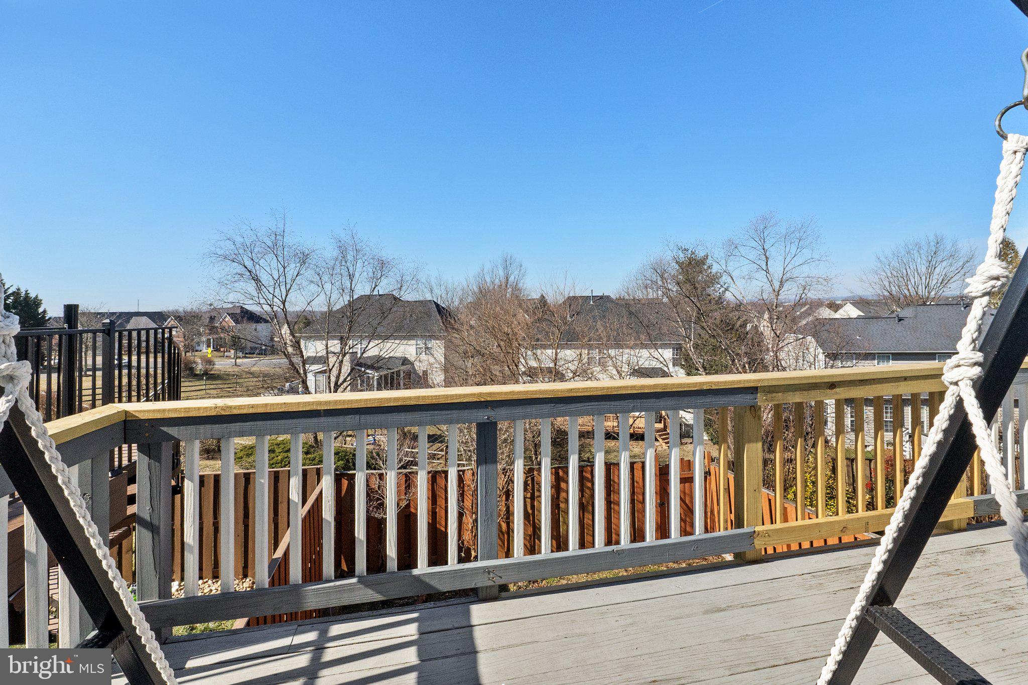 809 VALEMOUNT TERRACE NE