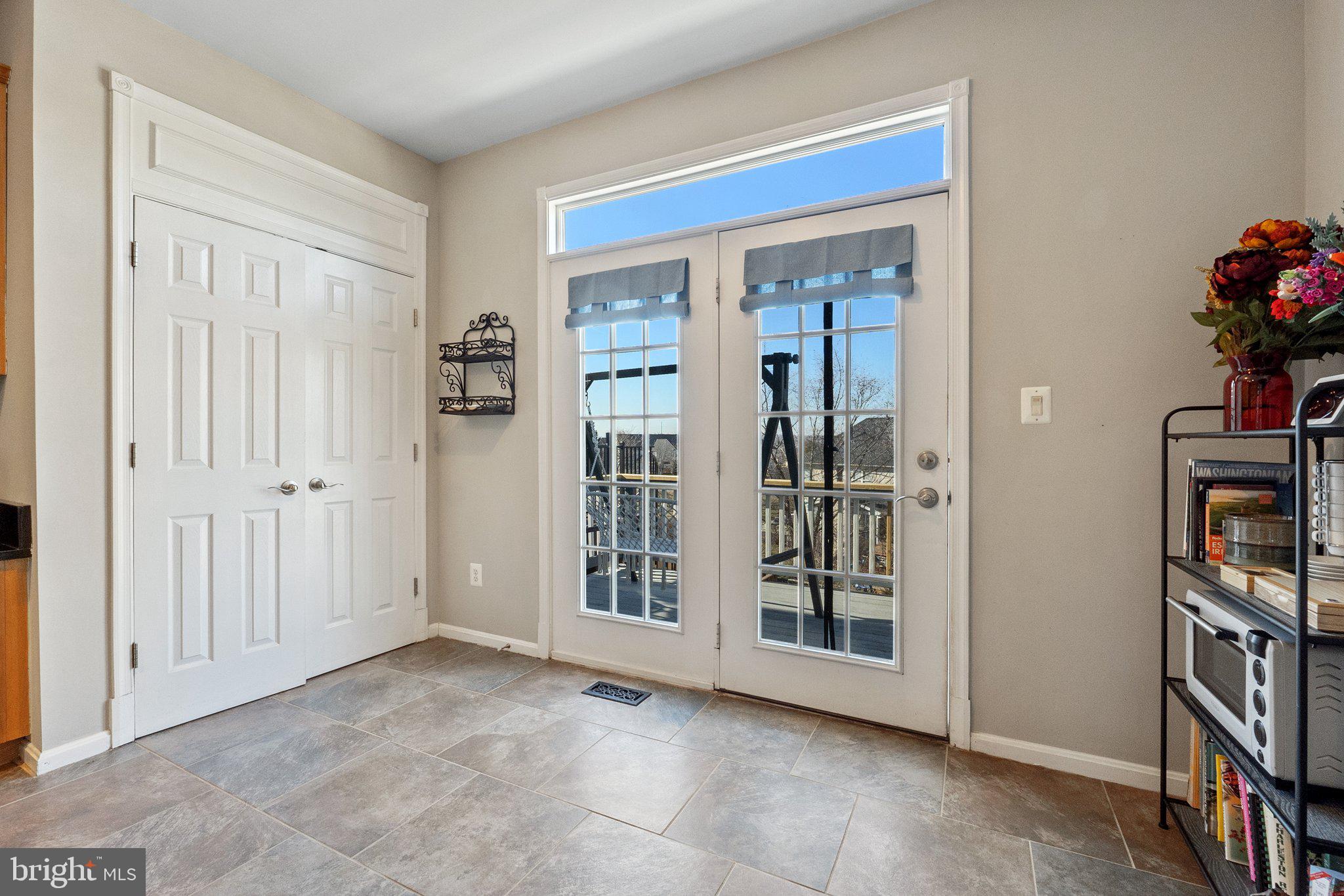 809 VALEMOUNT TERRACE NE