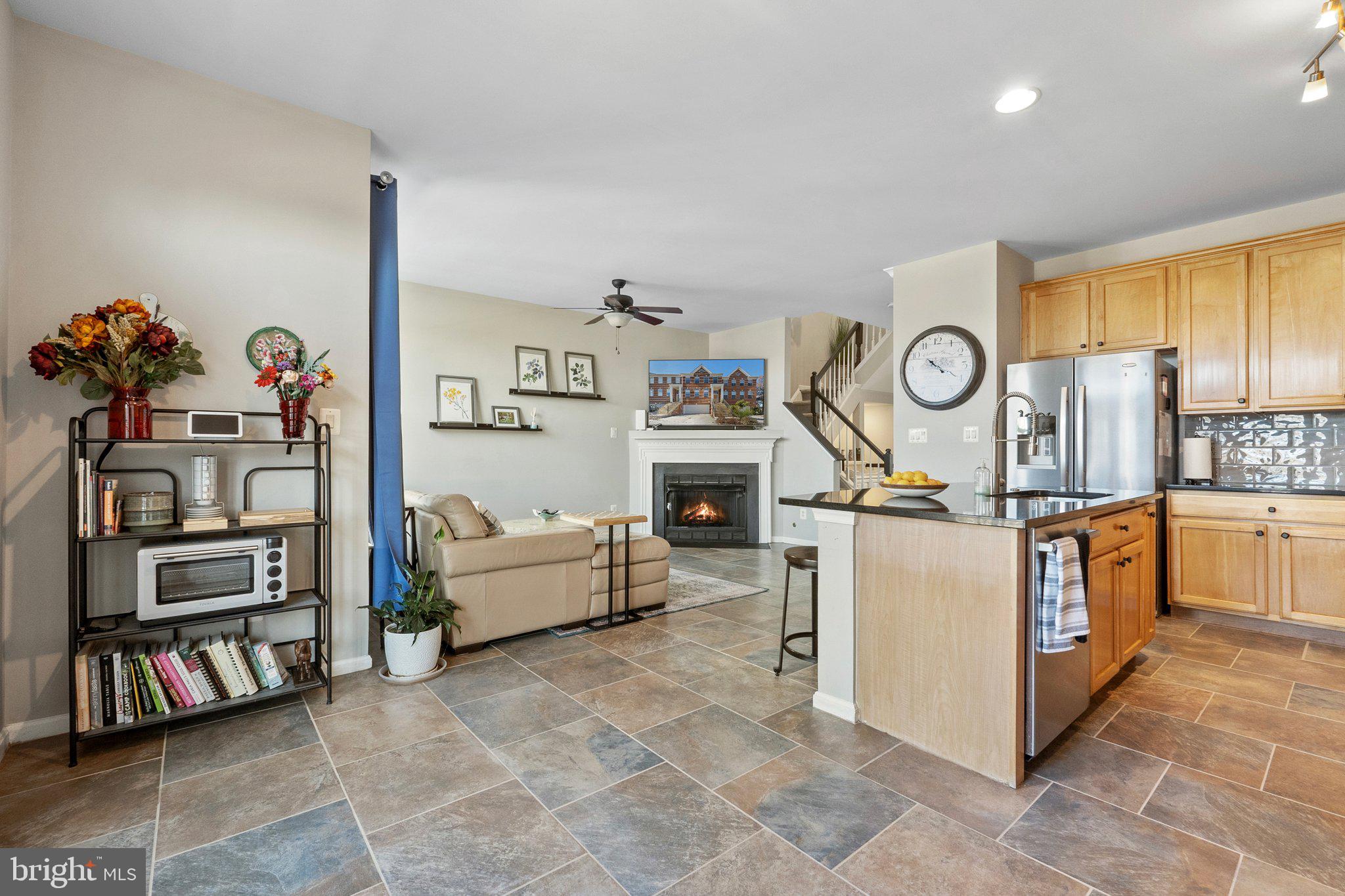 809 VALEMOUNT TERRACE NE