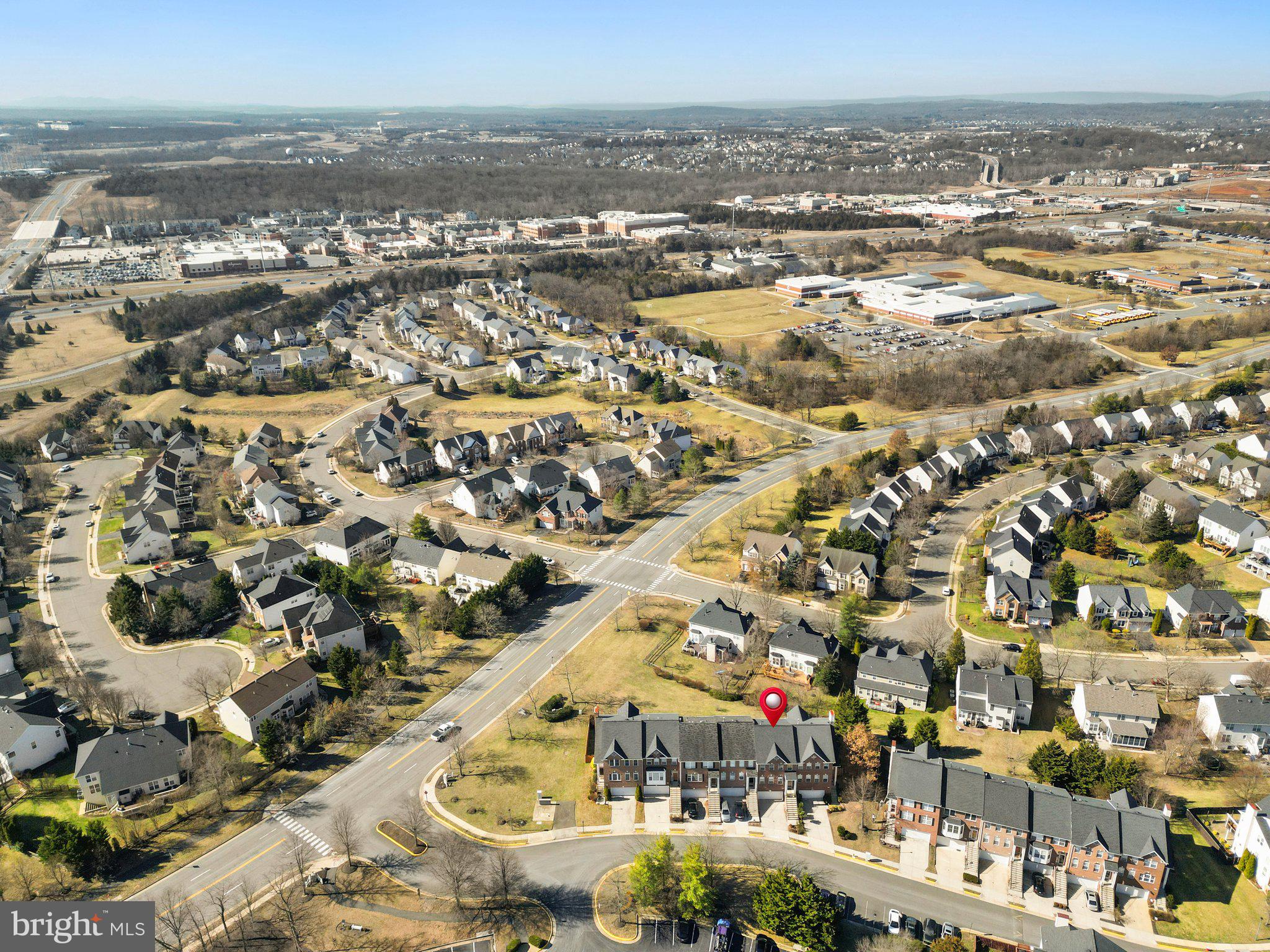 809 VALEMOUNT TERRACE NE