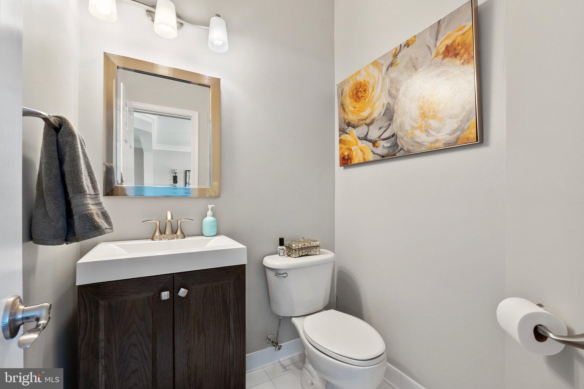 809 VALEMOUNT TERRACE NE