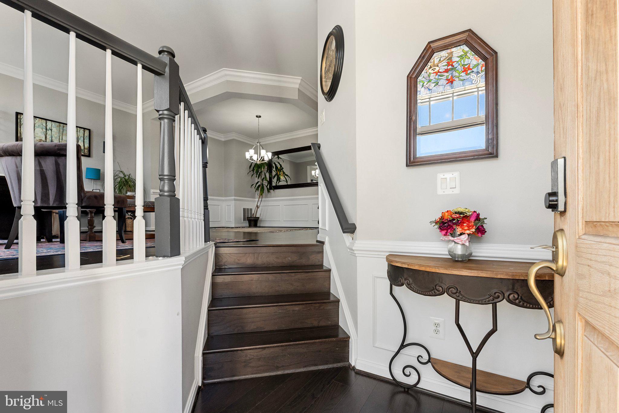 809 VALEMOUNT TERRACE NE