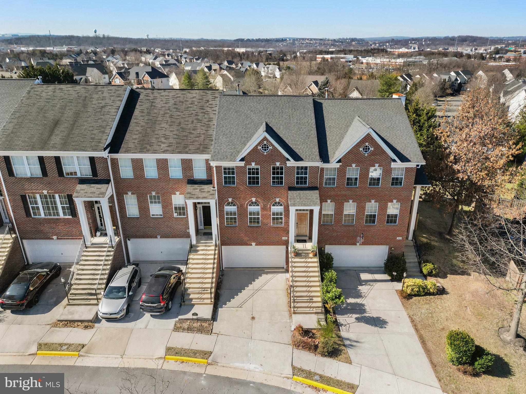 809 VALEMOUNT TERRACE NE