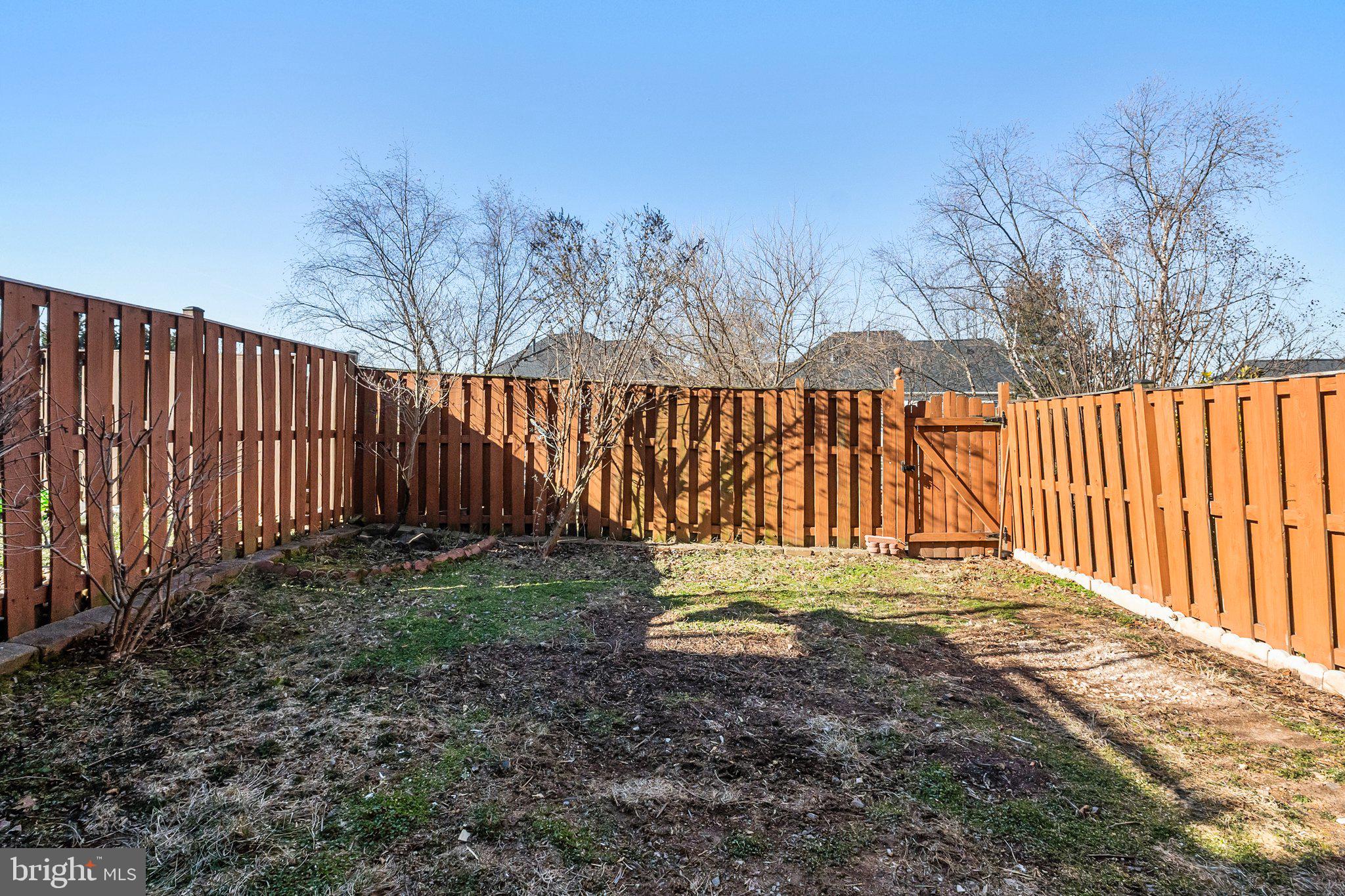 809 VALEMOUNT TERRACE NE