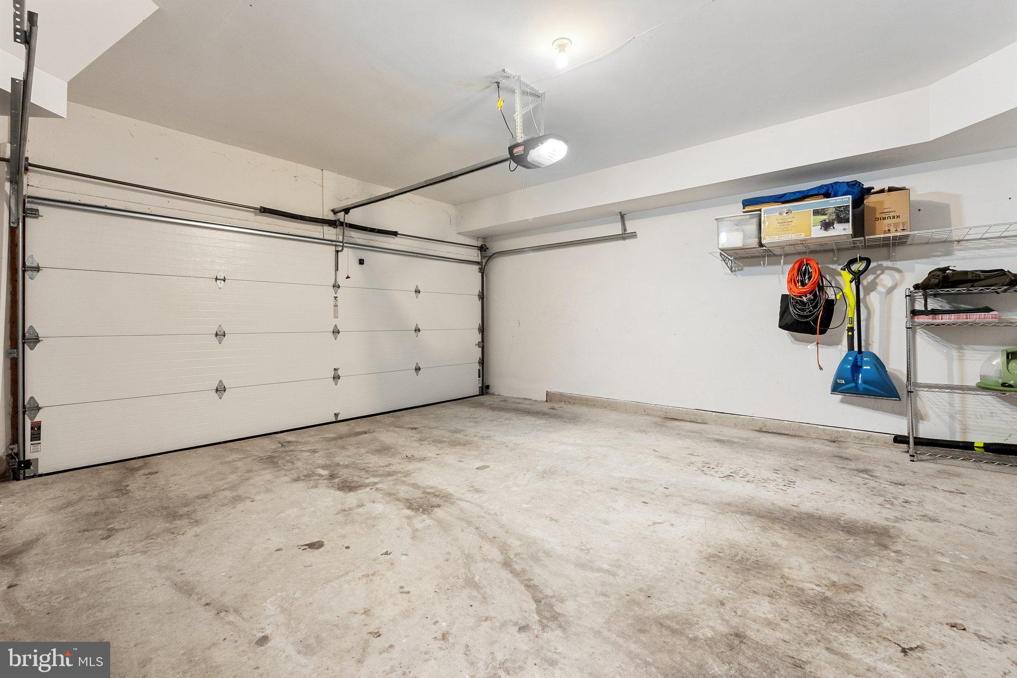 809 VALEMOUNT TERRACE NE