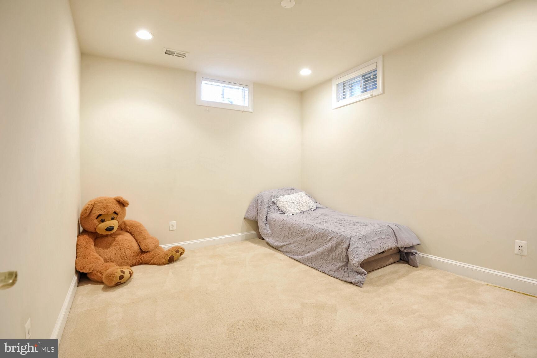 19028 KIPHEART DRIVE