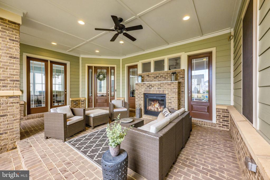 41633 WHITE YARROW COURT