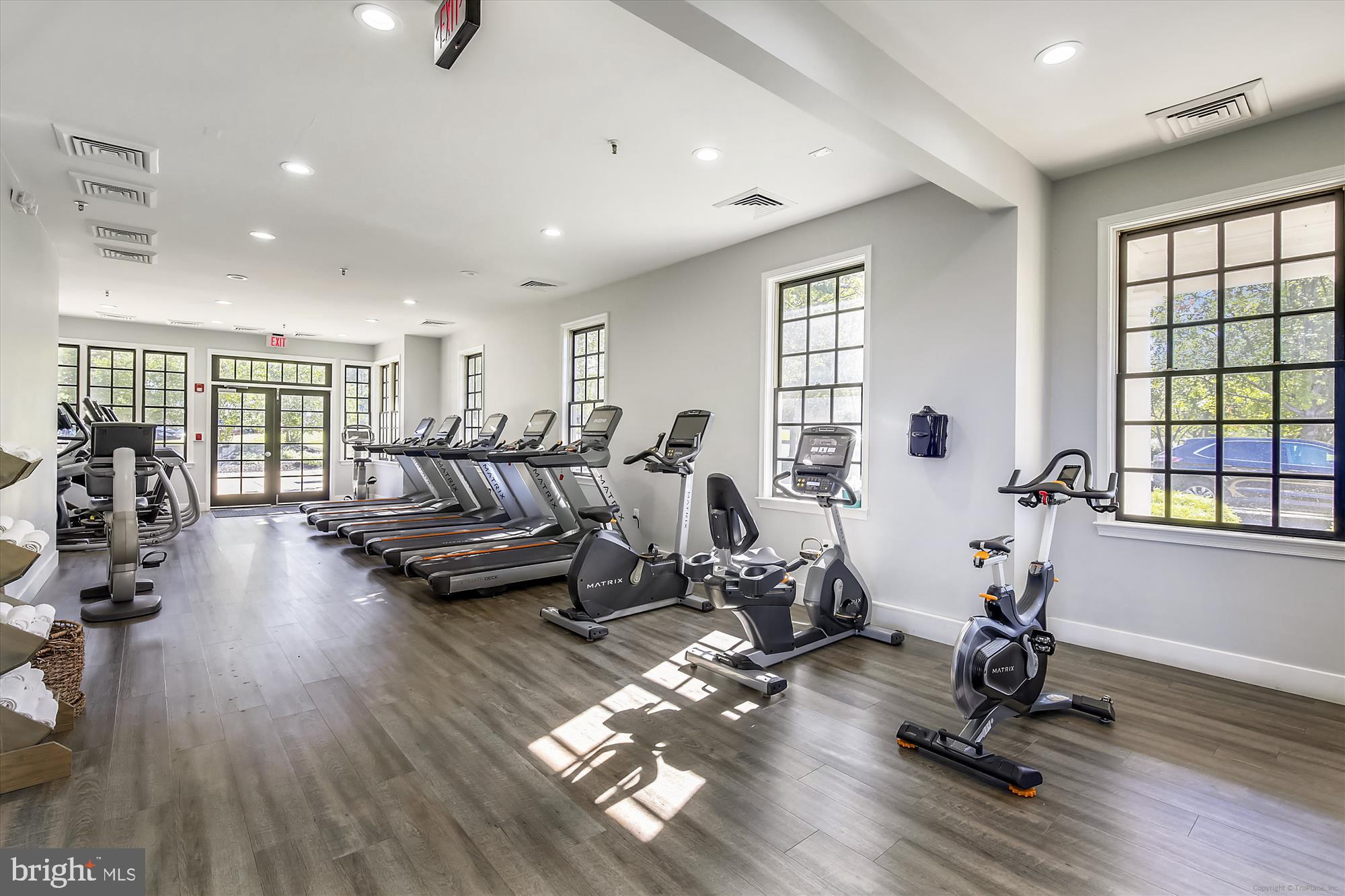 18435 JUPITER HILLS TERRACE