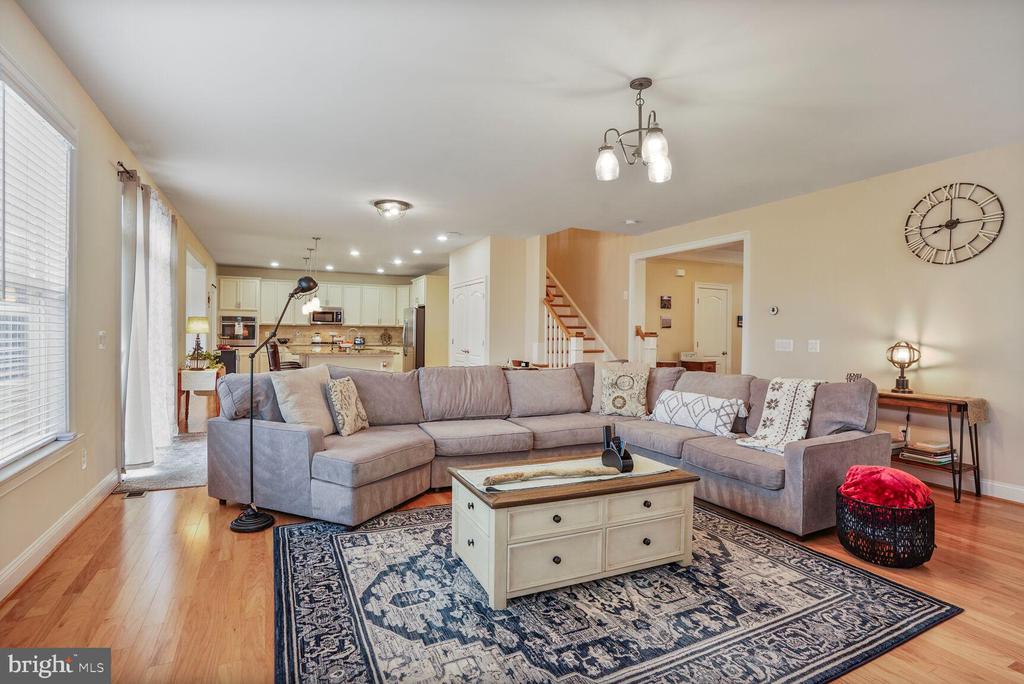 23631 GLENMALLIE COURT
