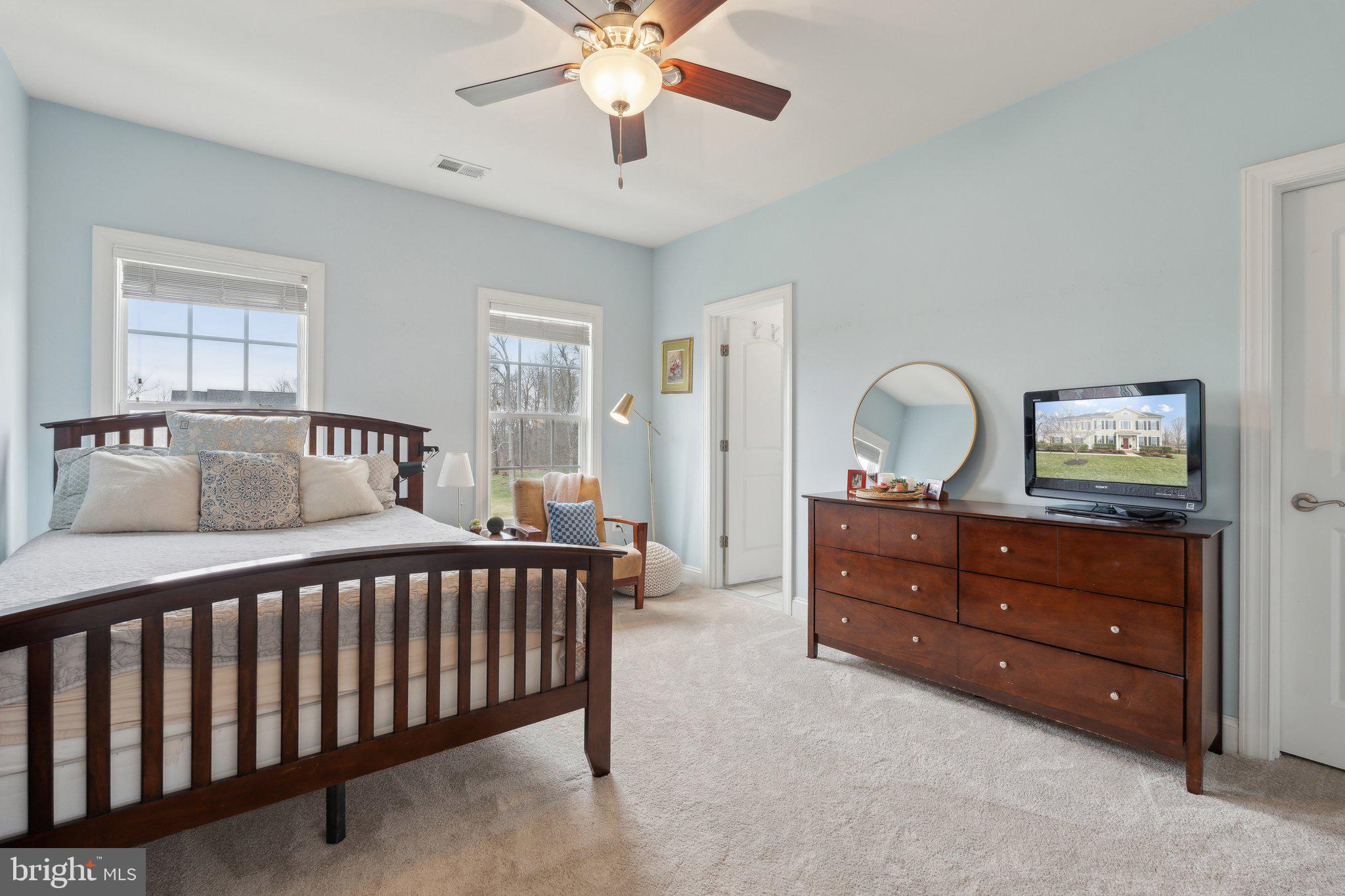 912 QUEENSCLIFF COURT