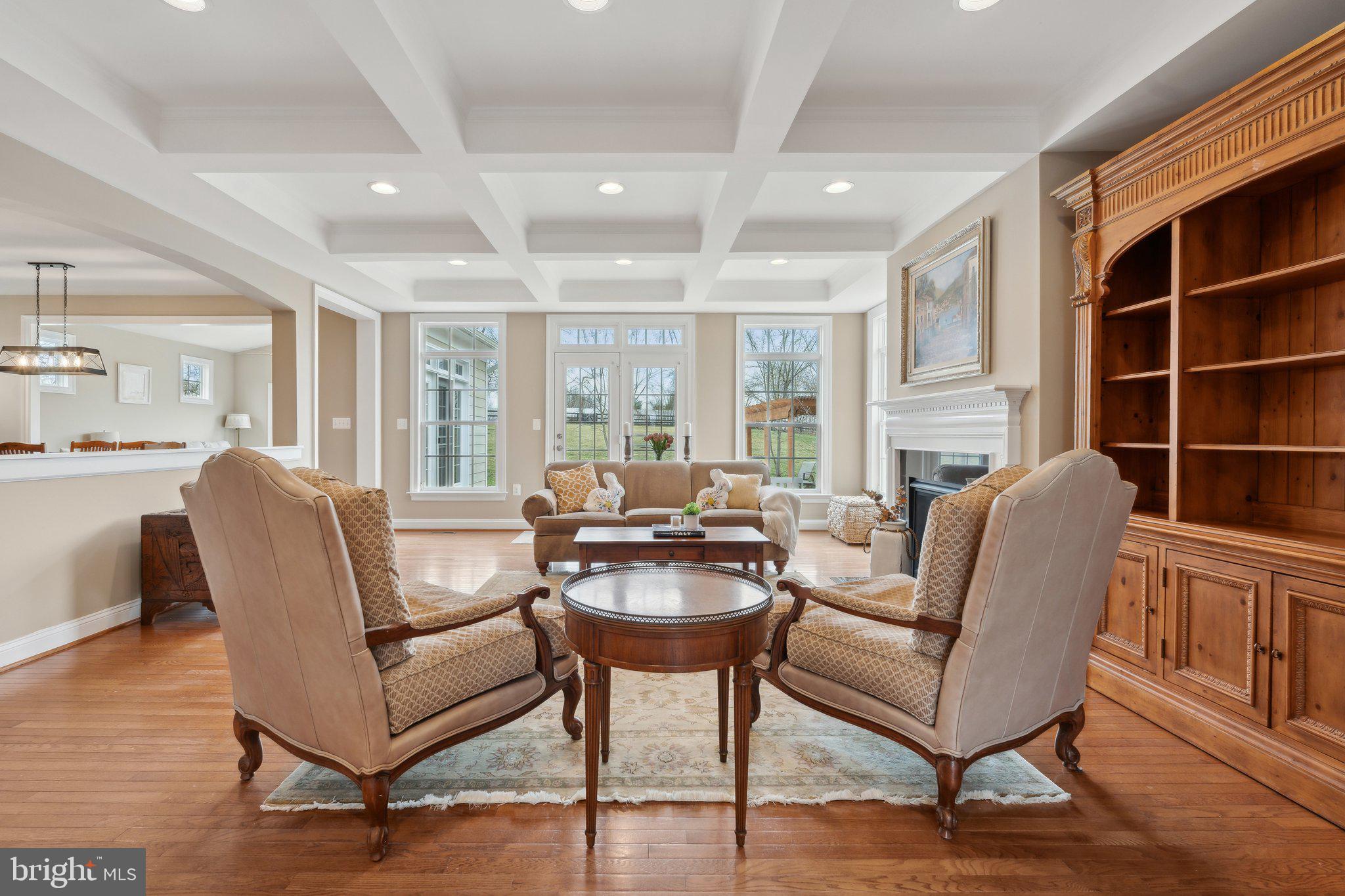 912 QUEENSCLIFF COURT