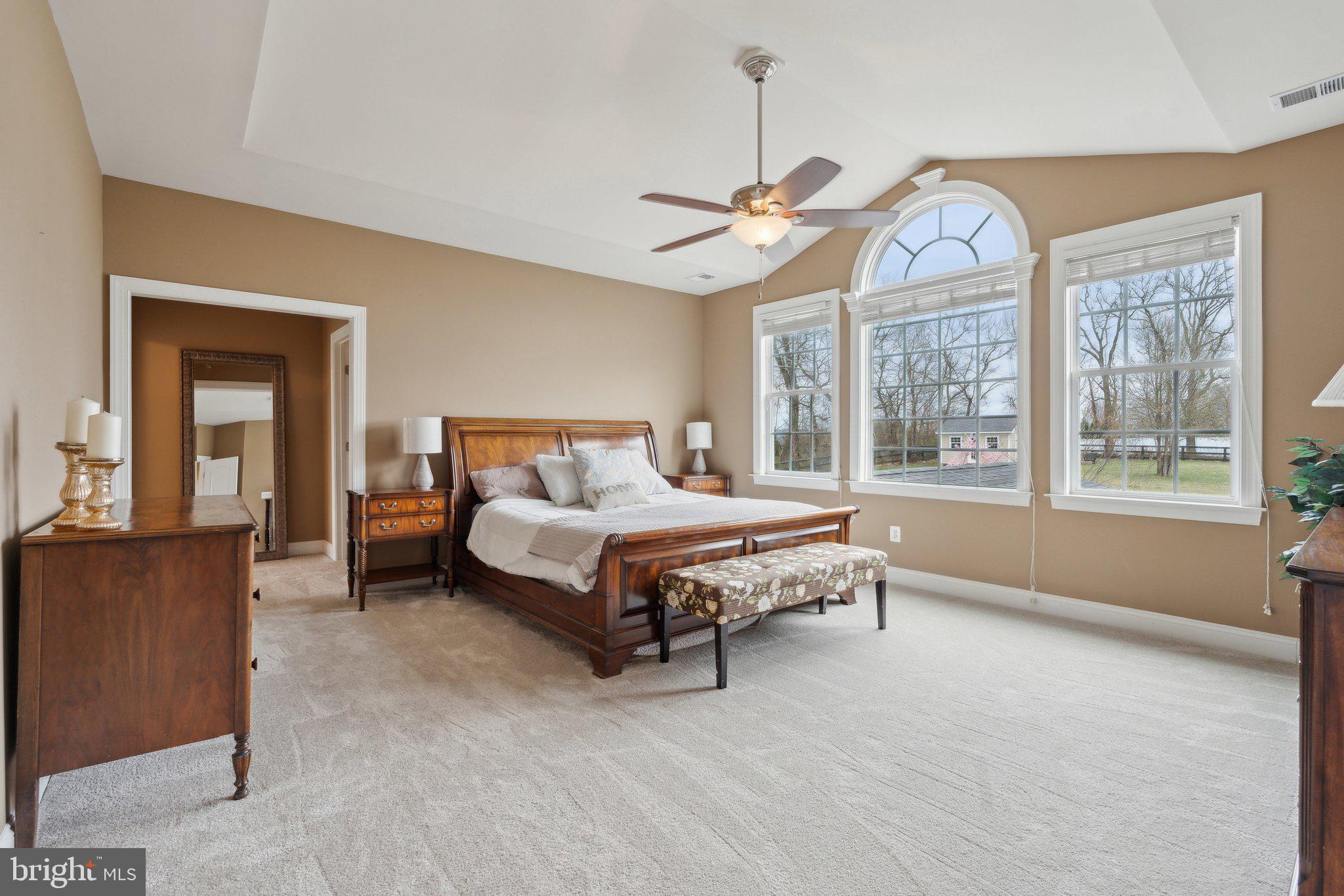 912 QUEENSCLIFF COURT