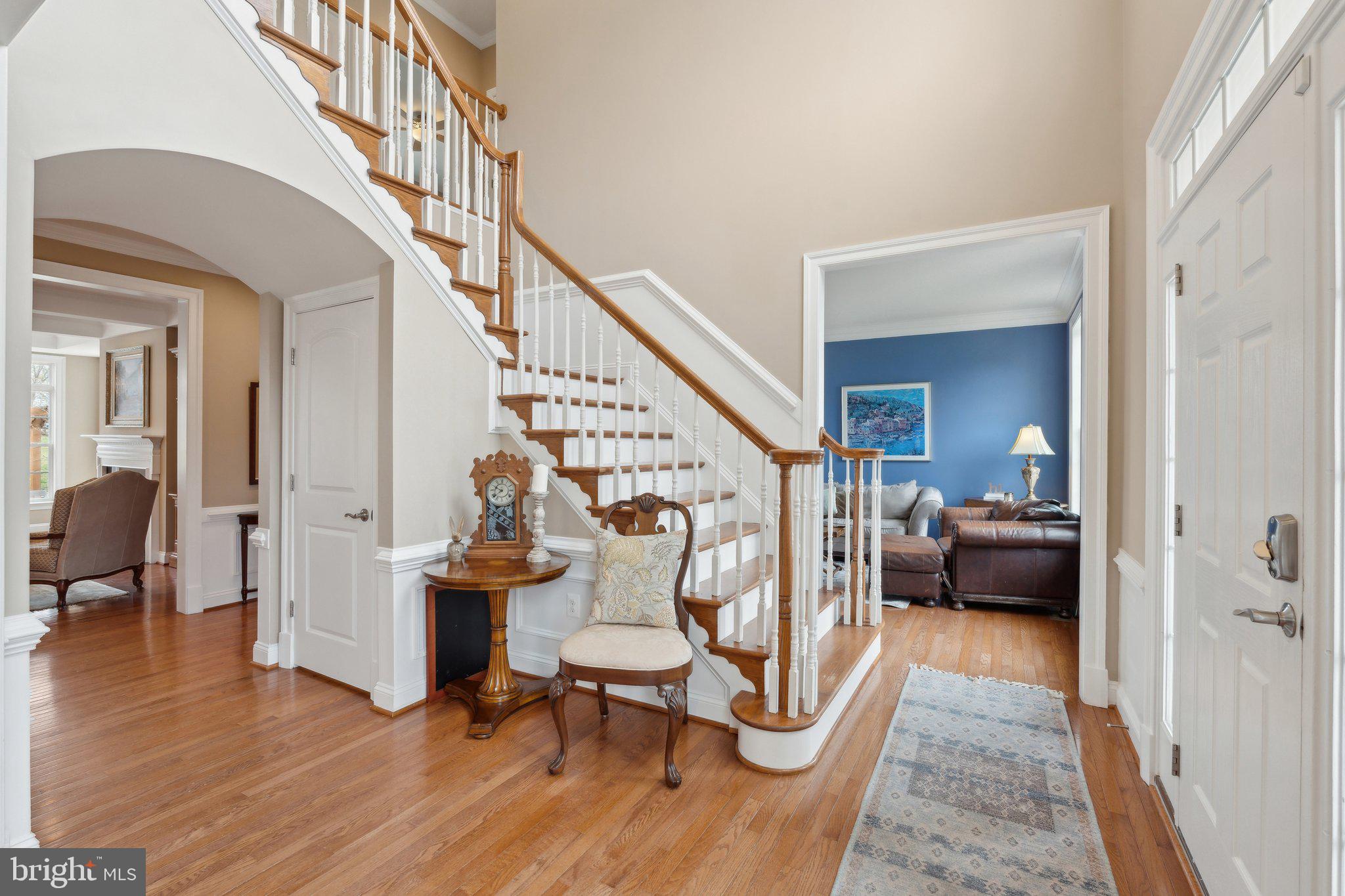 912 QUEENSCLIFF COURT