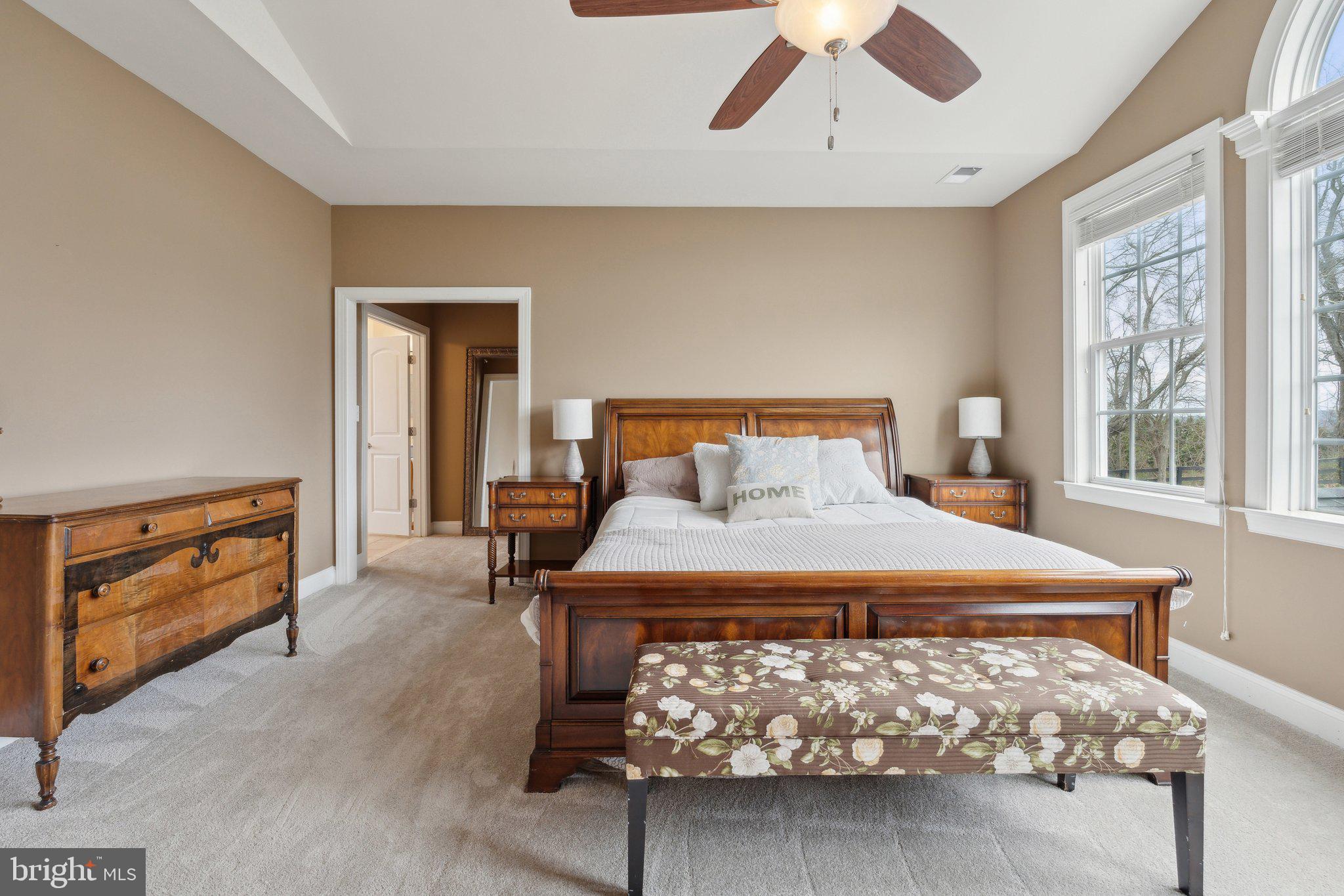 912 QUEENSCLIFF COURT