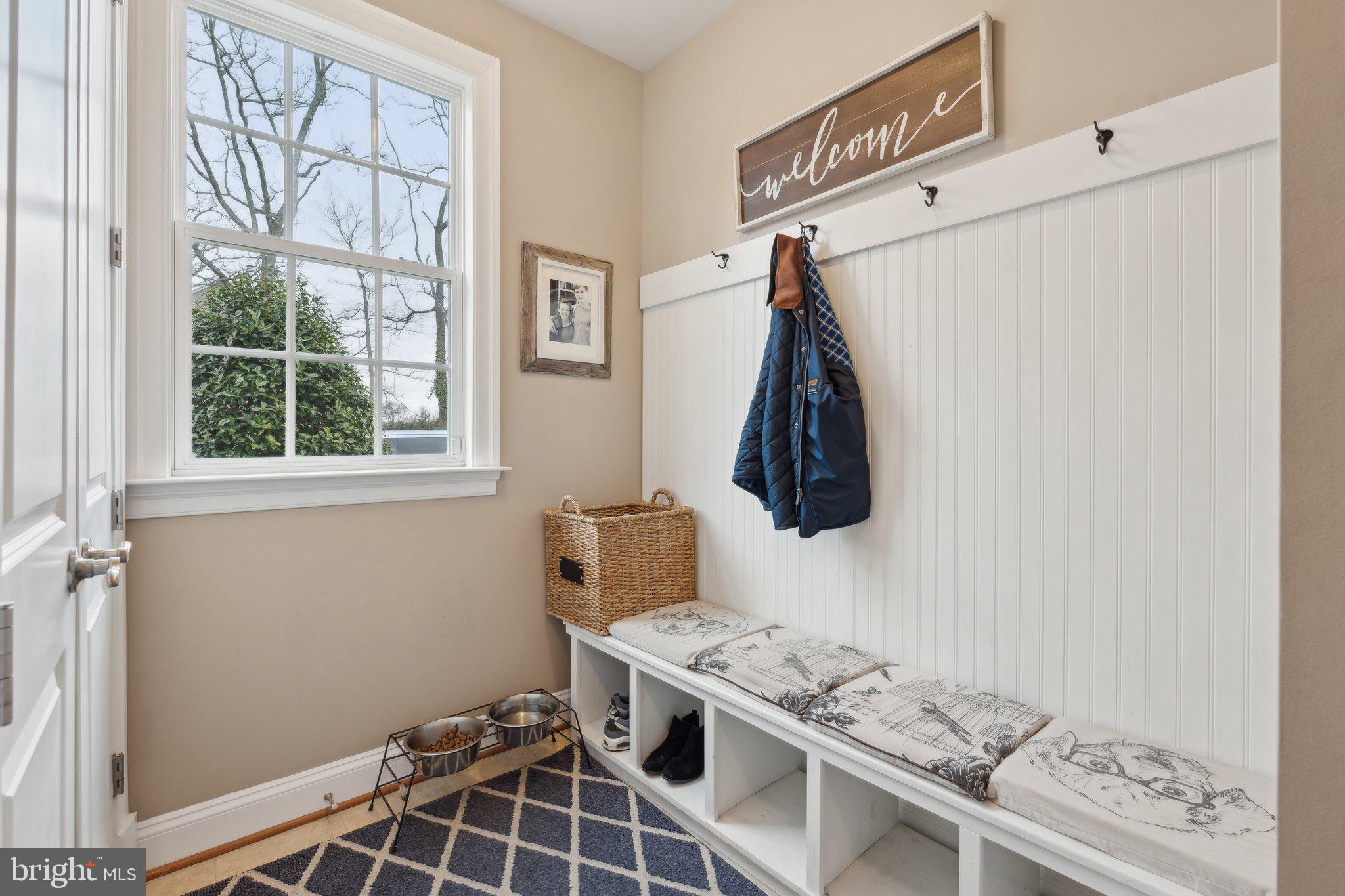 912 QUEENSCLIFF COURT