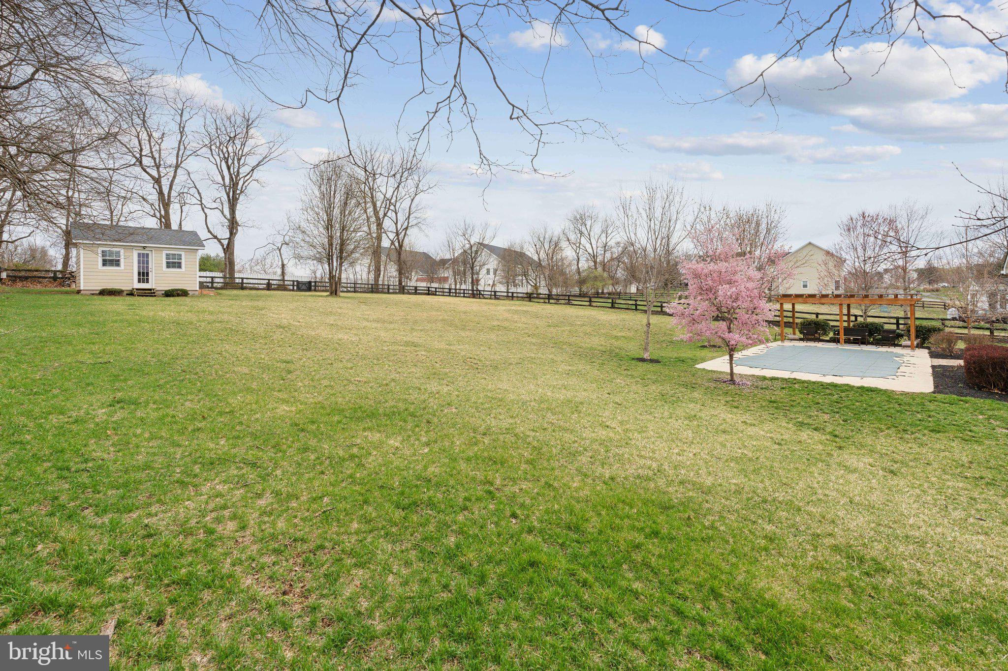 912 QUEENSCLIFF COURT