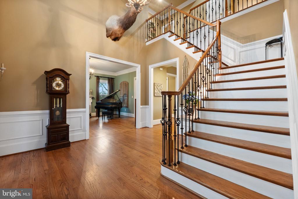 24117 GRAND ELLISON COURT
