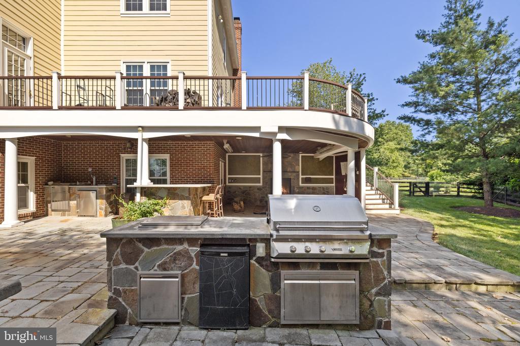 24117 GRAND ELLISON COURT
