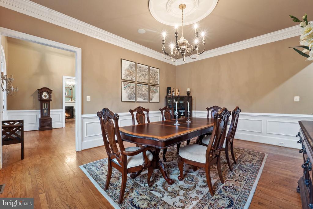 24117 GRAND ELLISON COURT