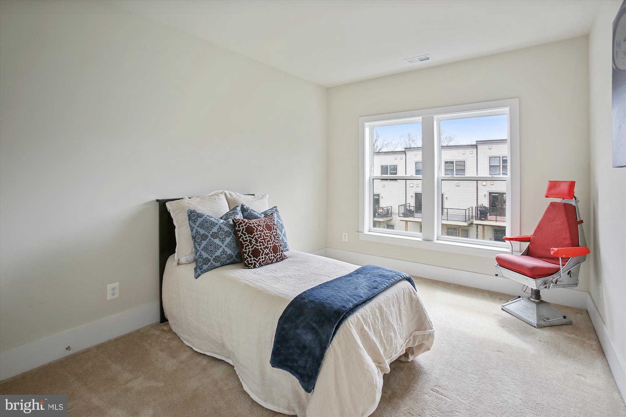 43075 TRACK BED TERRACE