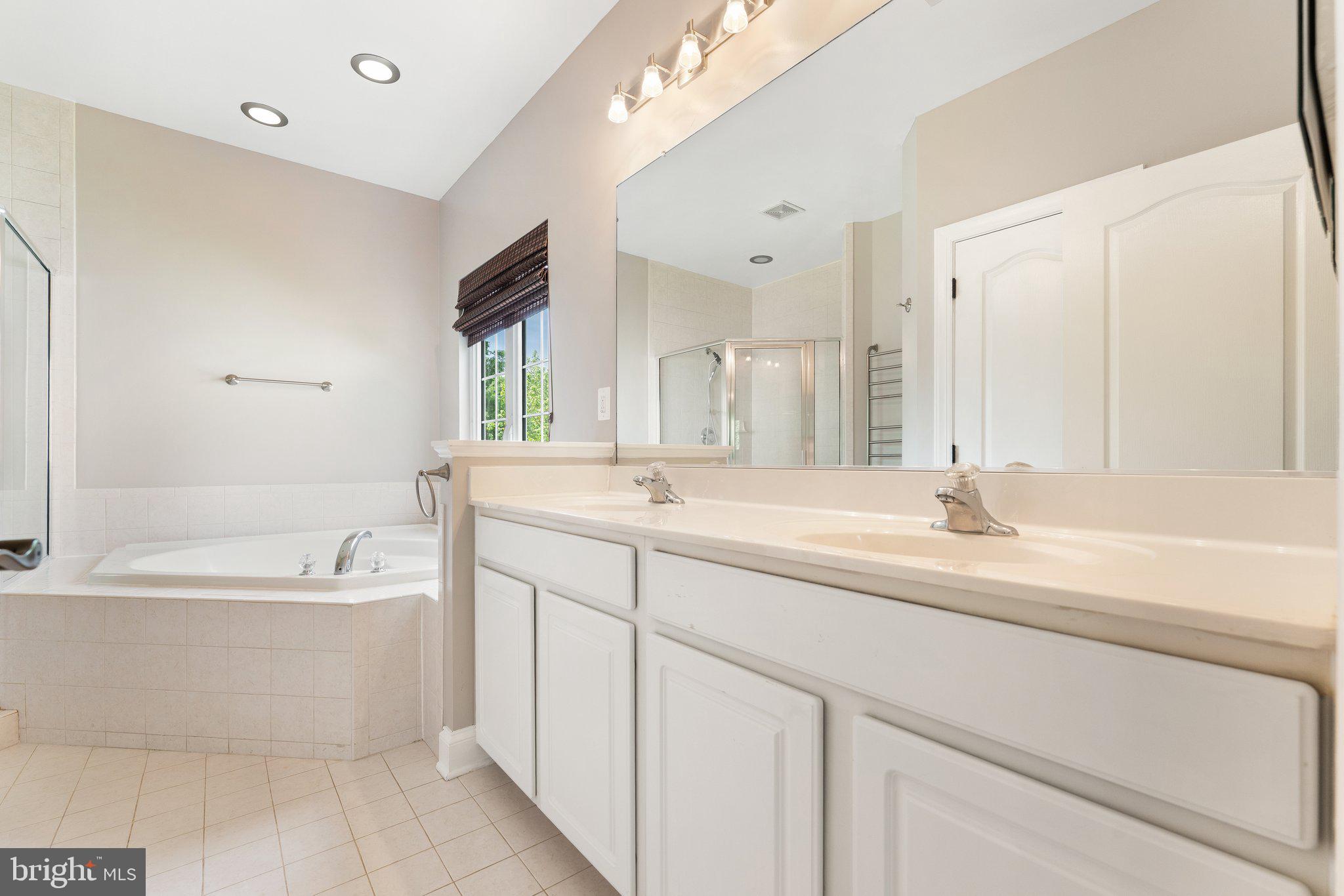 110 ROSEBROOK COURT NW