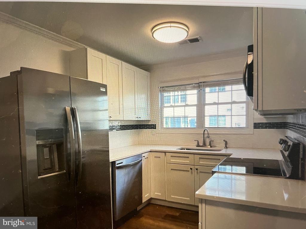 1113 HUNTMASTER TERRACE NE 101