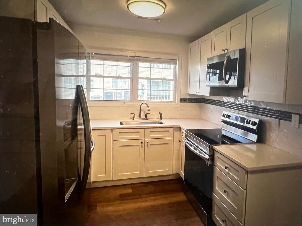 1113 HUNTMASTER TERRACE NE 101