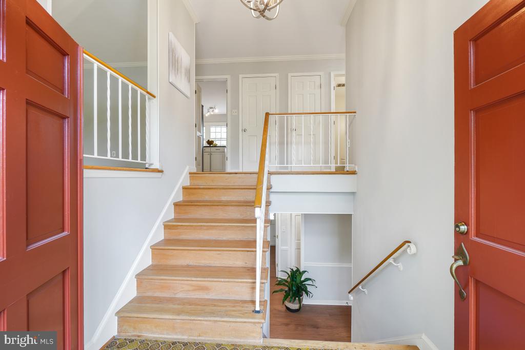 305 NORTH STREET NE