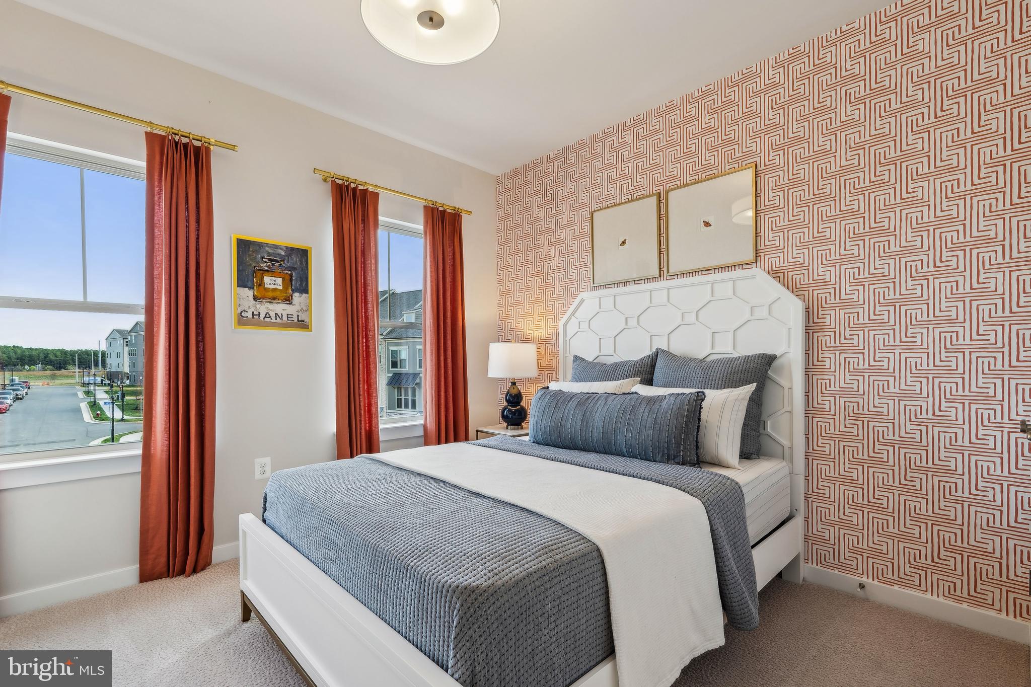 1057 VENIFENA TERRACE SE