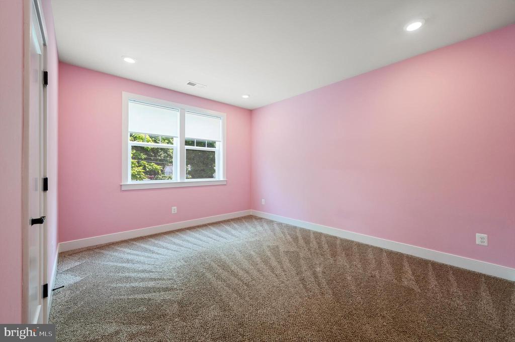 121 S 32ND STREET