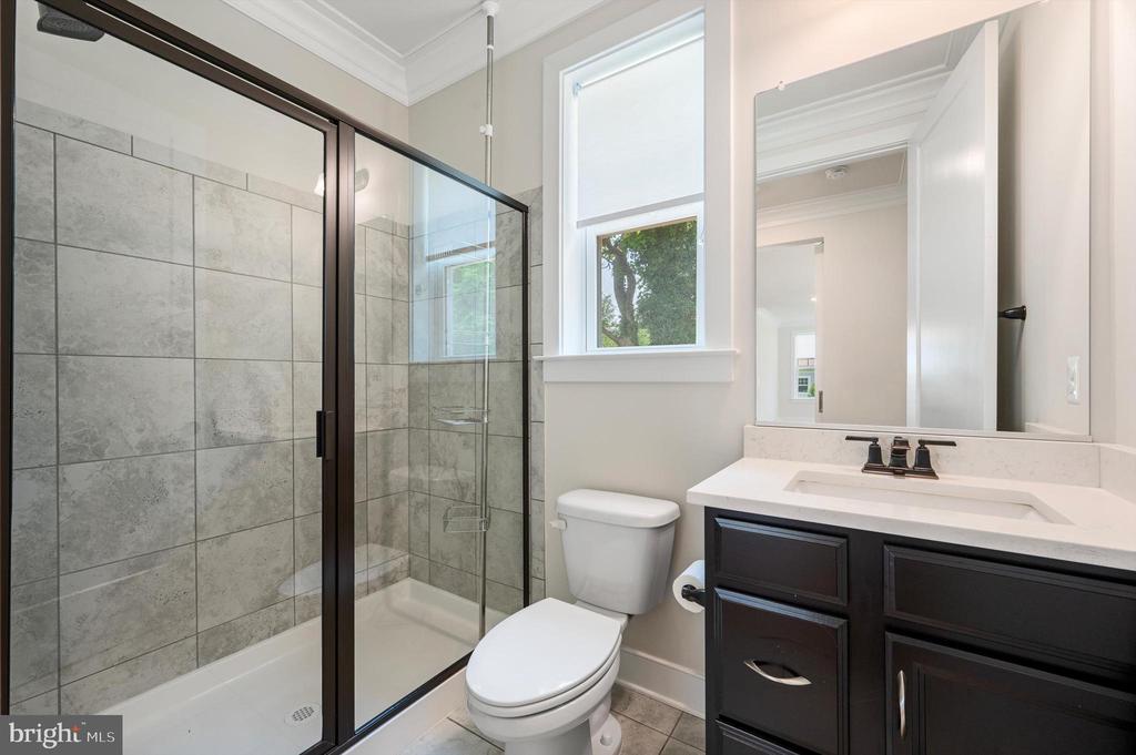 121 S 32ND STREET
