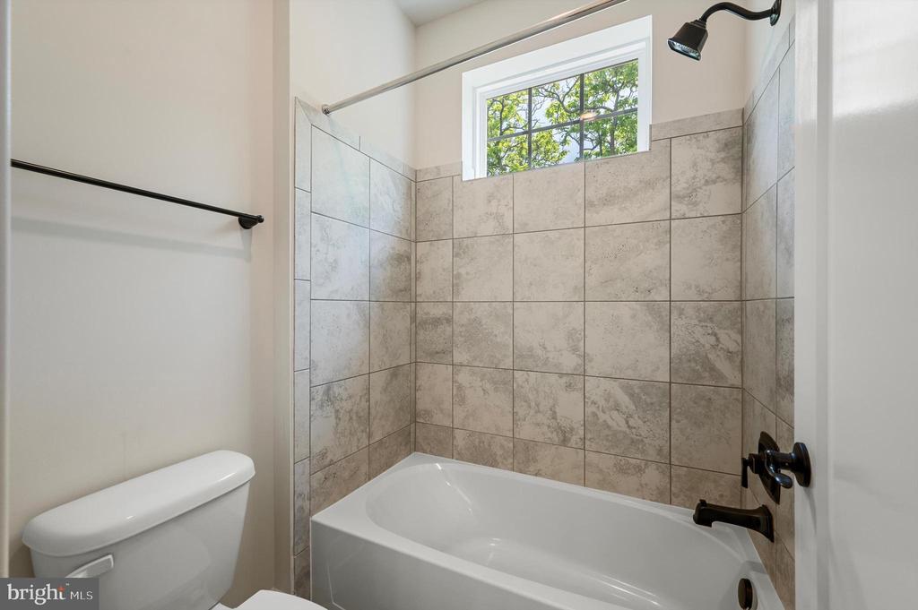 121 S 32ND STREET