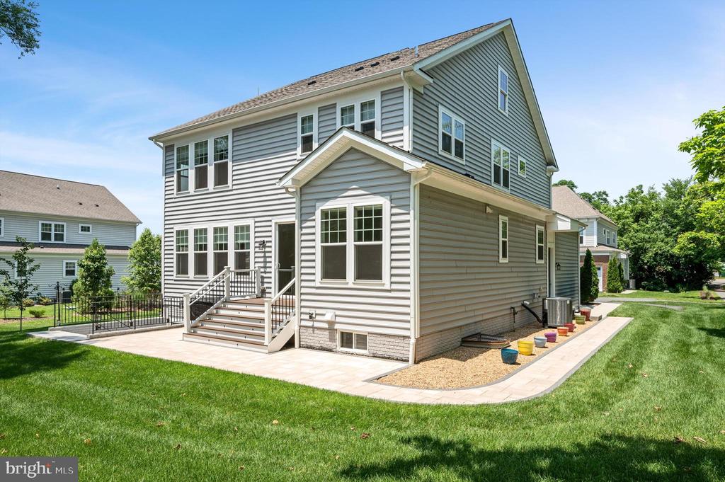 121 S 32ND STREET