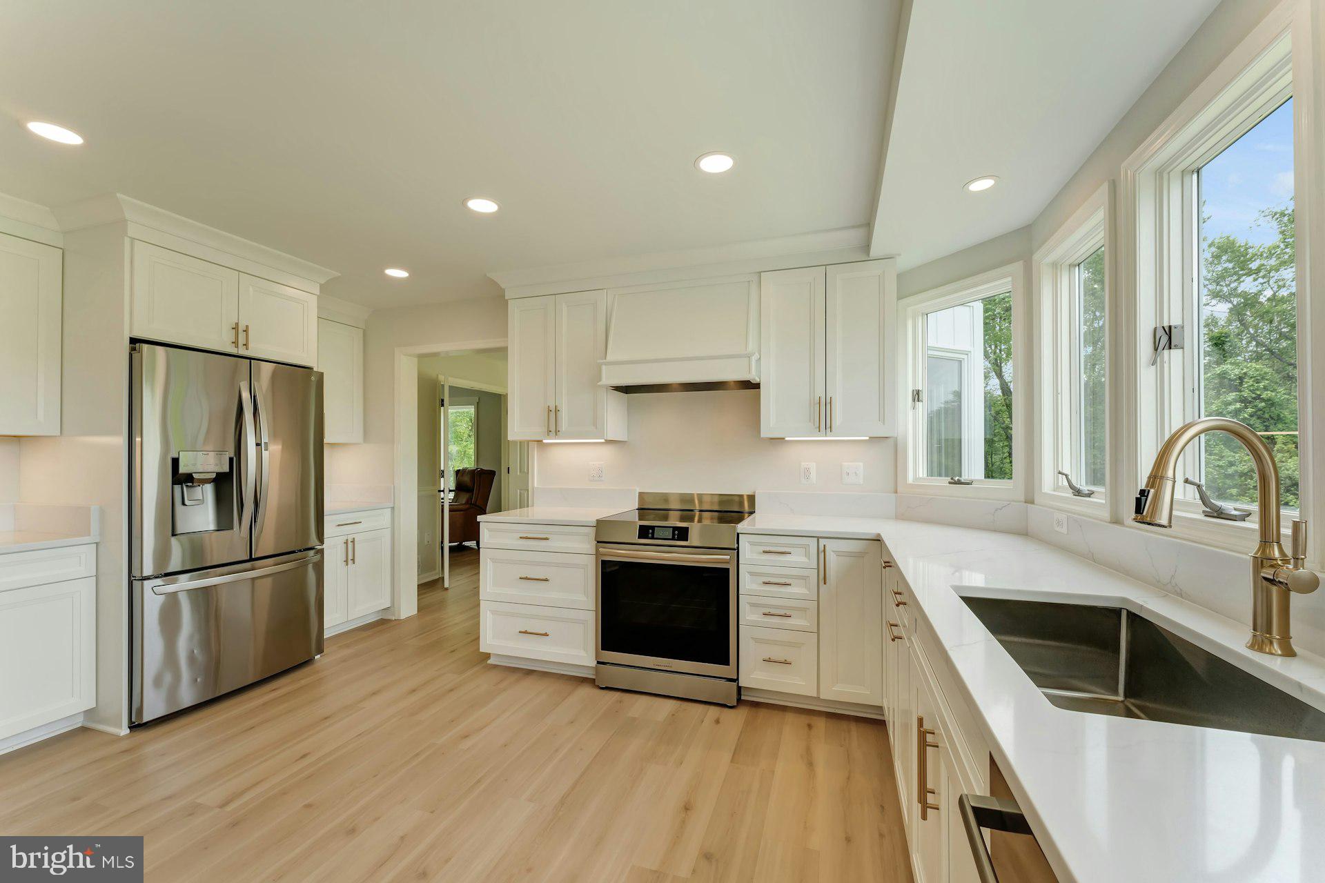 17045 HAMILTON STATION ROAD