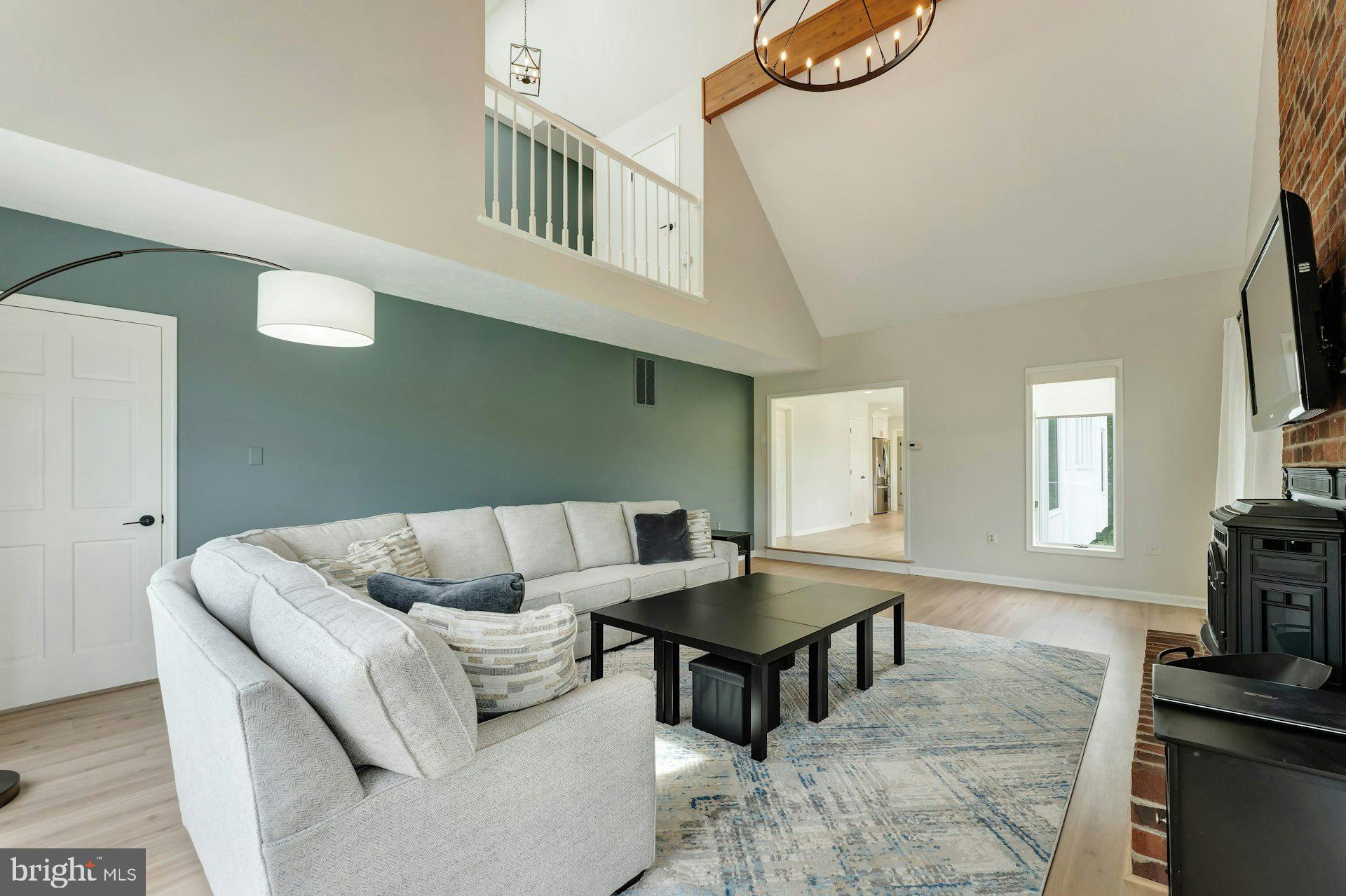 17045 HAMILTON STATION ROAD