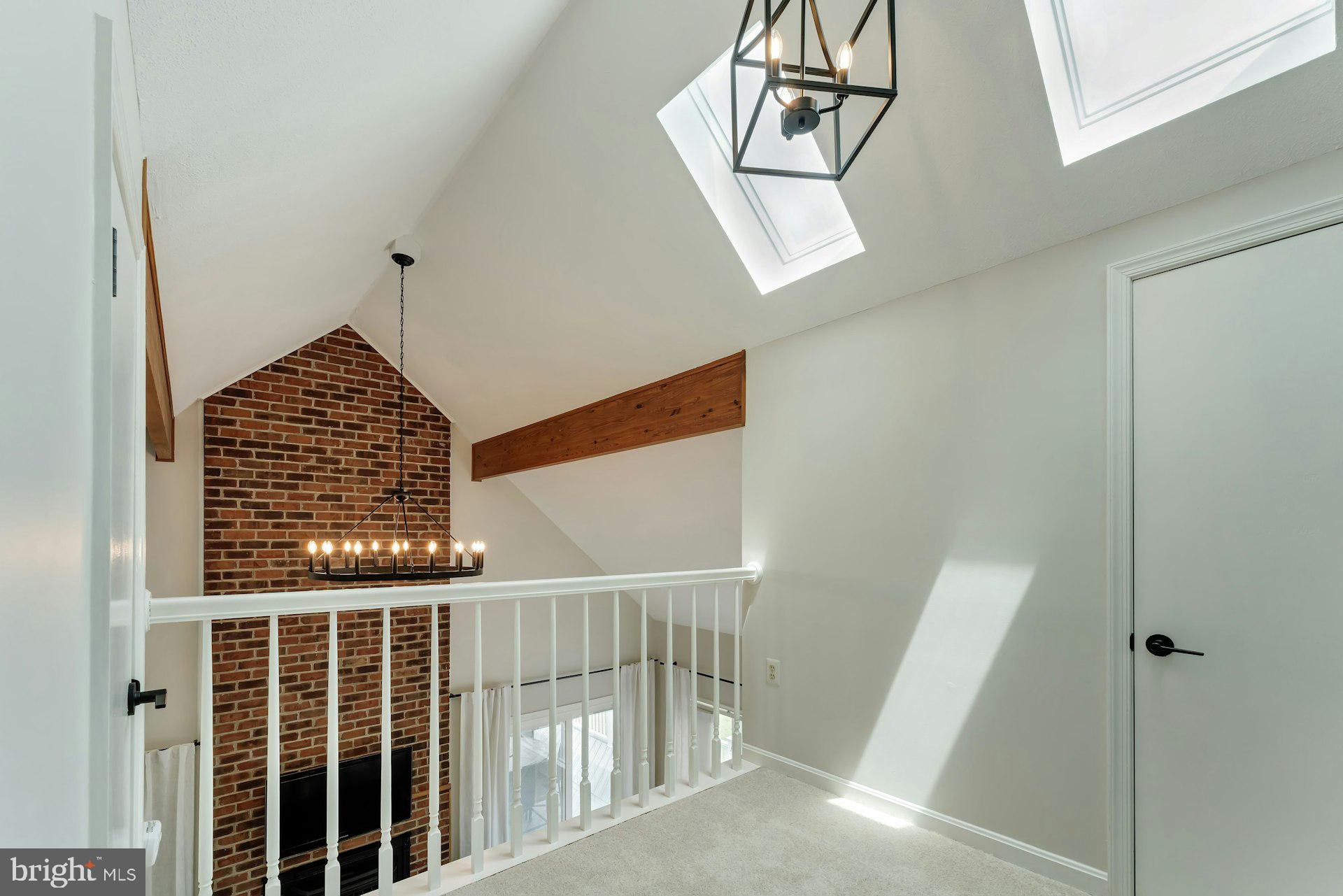 17045 HAMILTON STATION ROAD