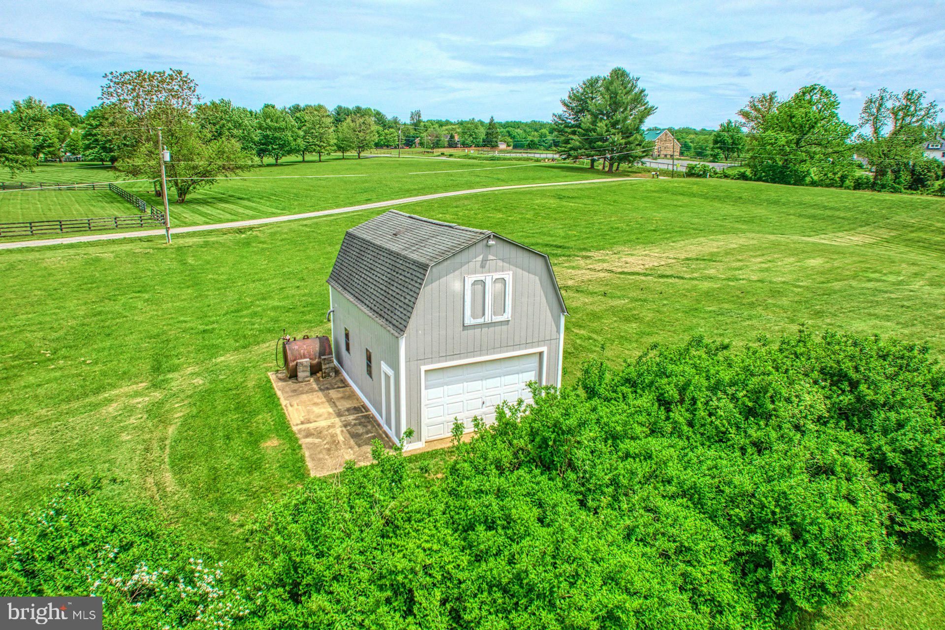 17045 HAMILTON STATION ROAD