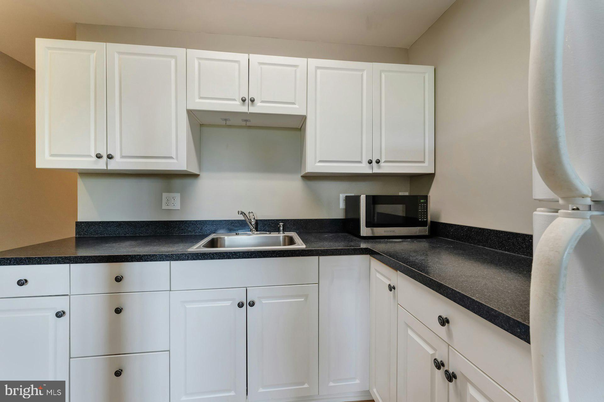 17045 HAMILTON STATION ROAD