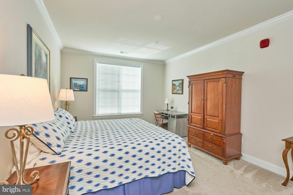21004 ROCKY KNOLL SQUARE 303