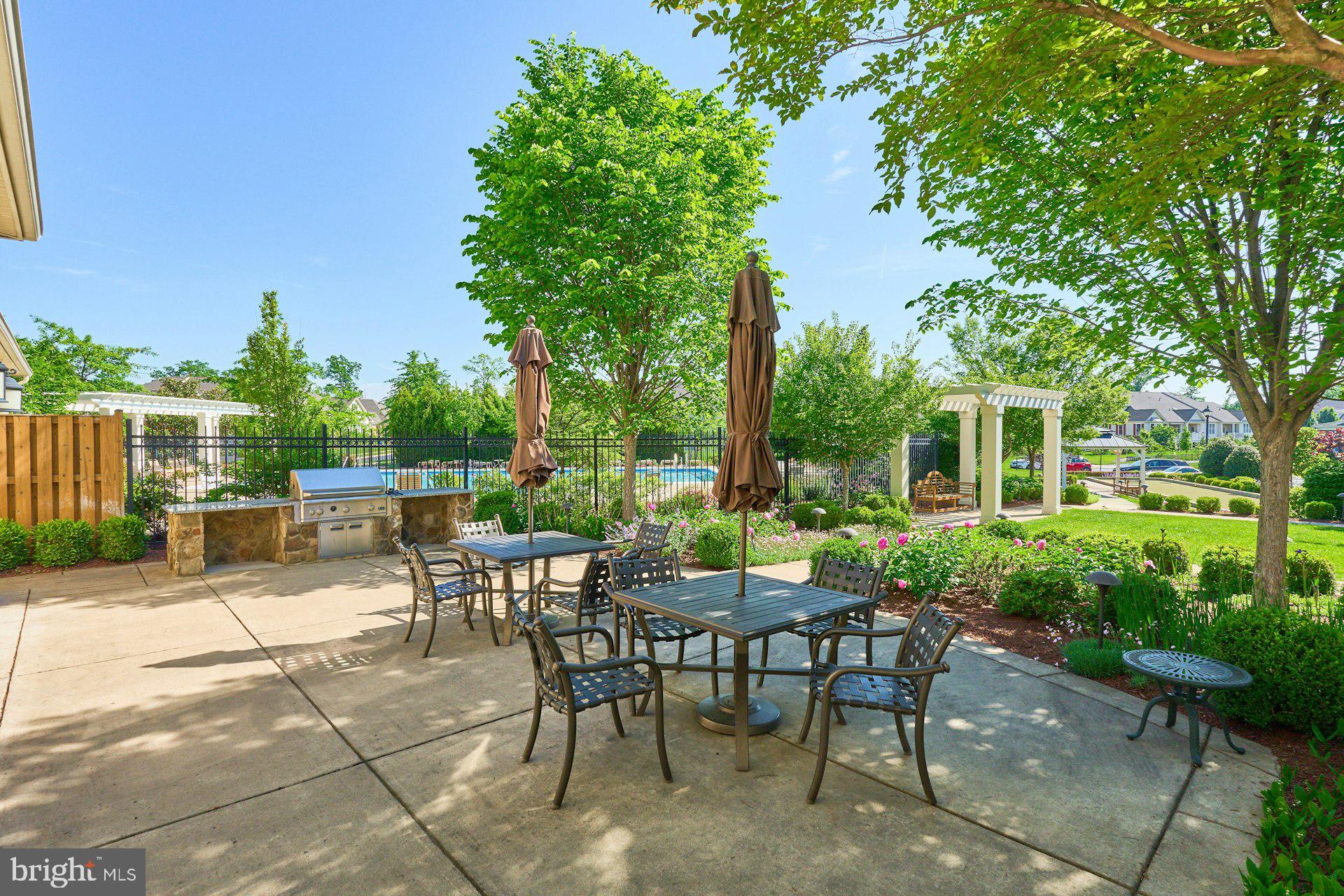 21004 ROCKY KNOLL SQUARE 303