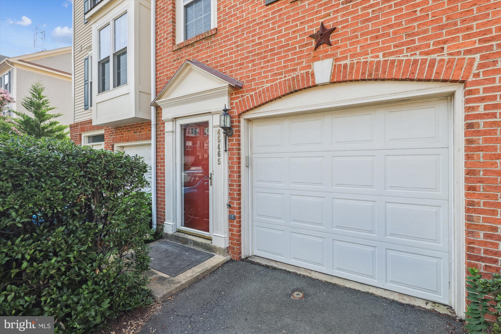 45465 BLUEMONT JUNCTION SQUARE