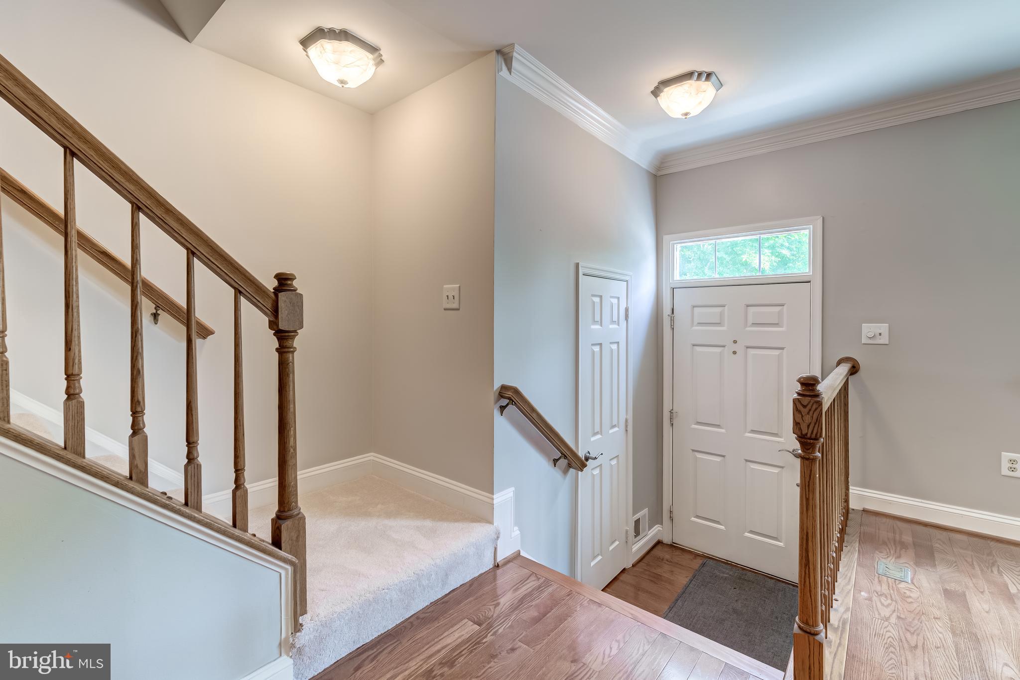 512 COVINGTON TERRACE NE